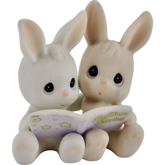 Precious Moments There are Two Sides to Every Story Bunny Rabbits Reading 325368 - Picture 10 of 10